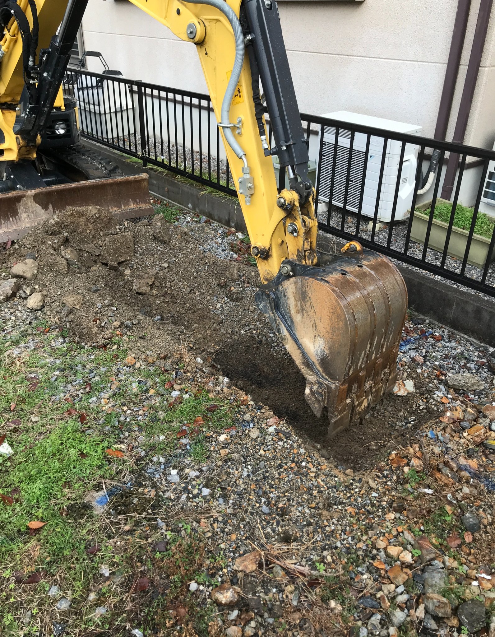 基礎工事着工しました